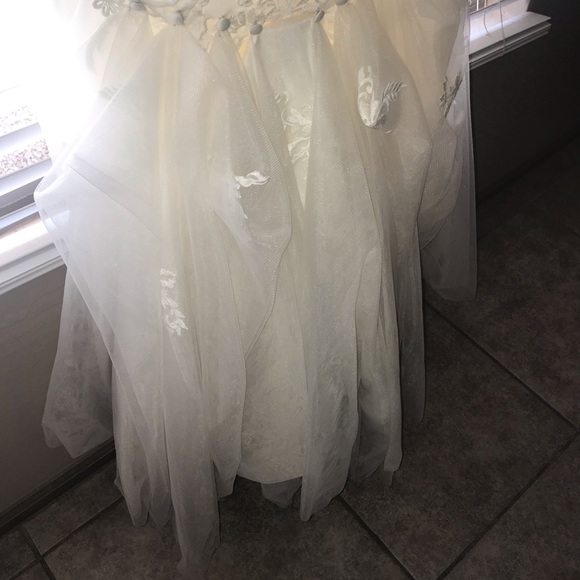 Beautiful Gown! - Picture 6 of 6